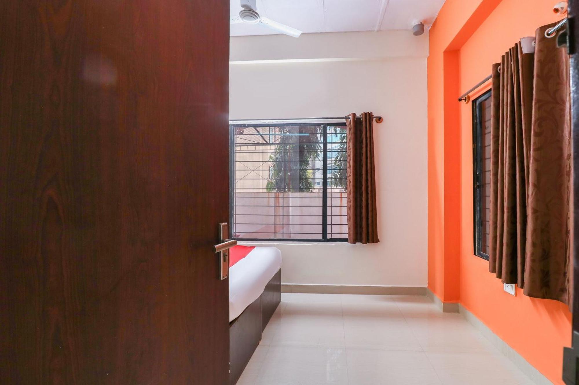 Hotel O The Royal International Hotel Bangalore Esterno foto