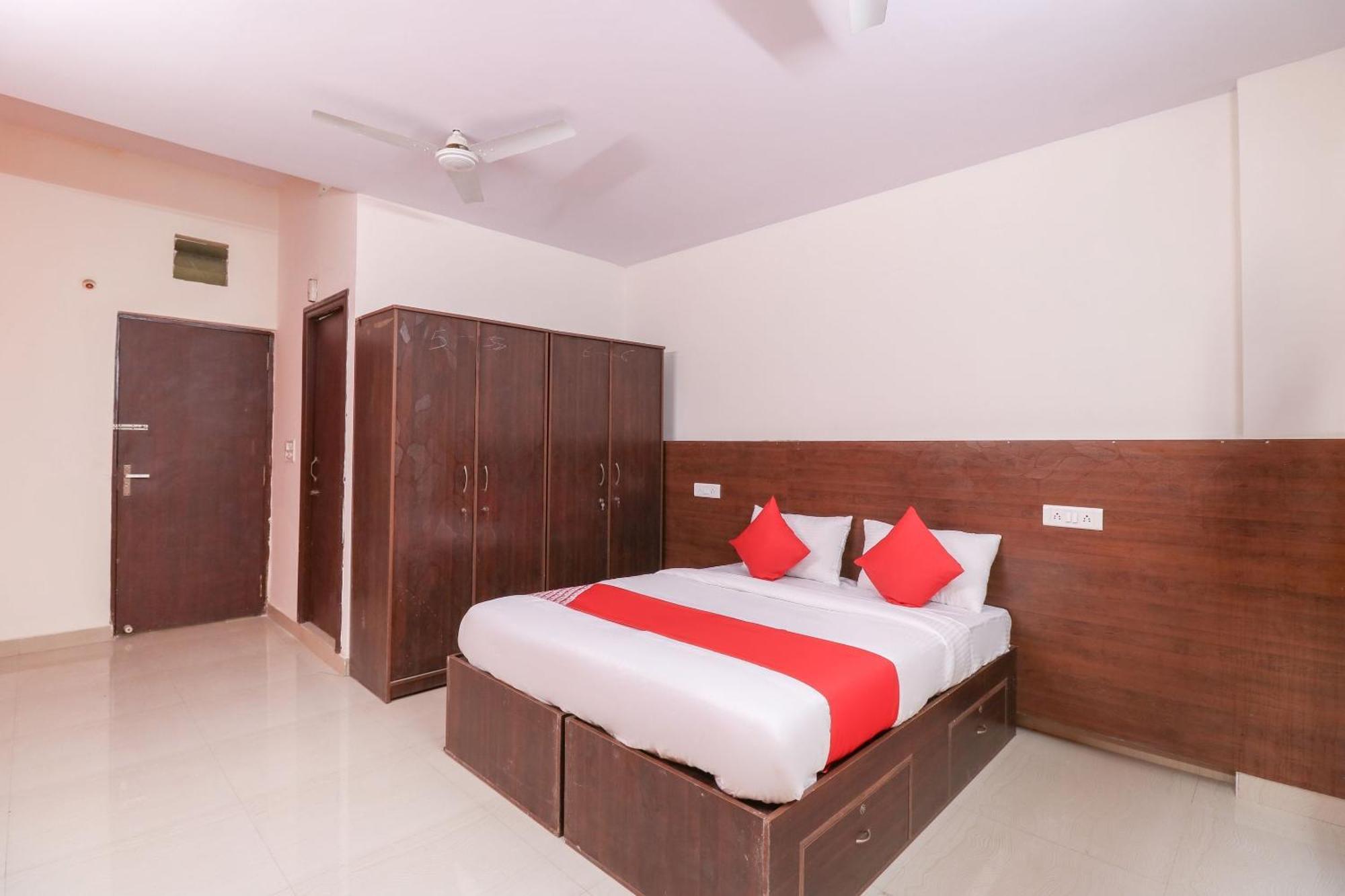 Hotel O The Royal International Hotel Bangalore Esterno foto