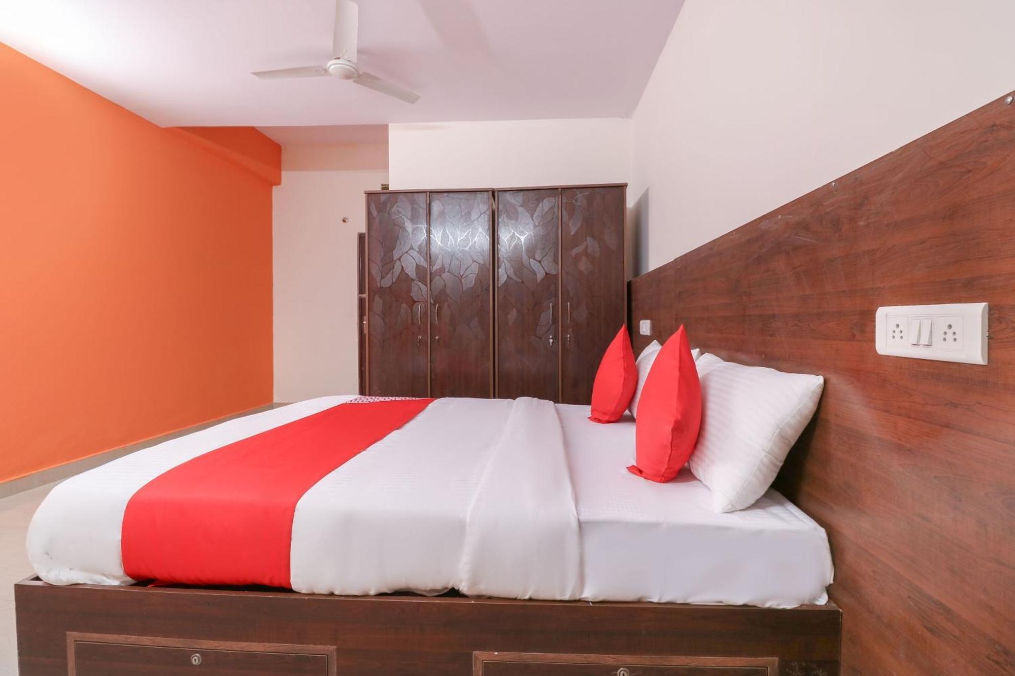 Hotel O The Royal International Hotel Bangalore Esterno foto
