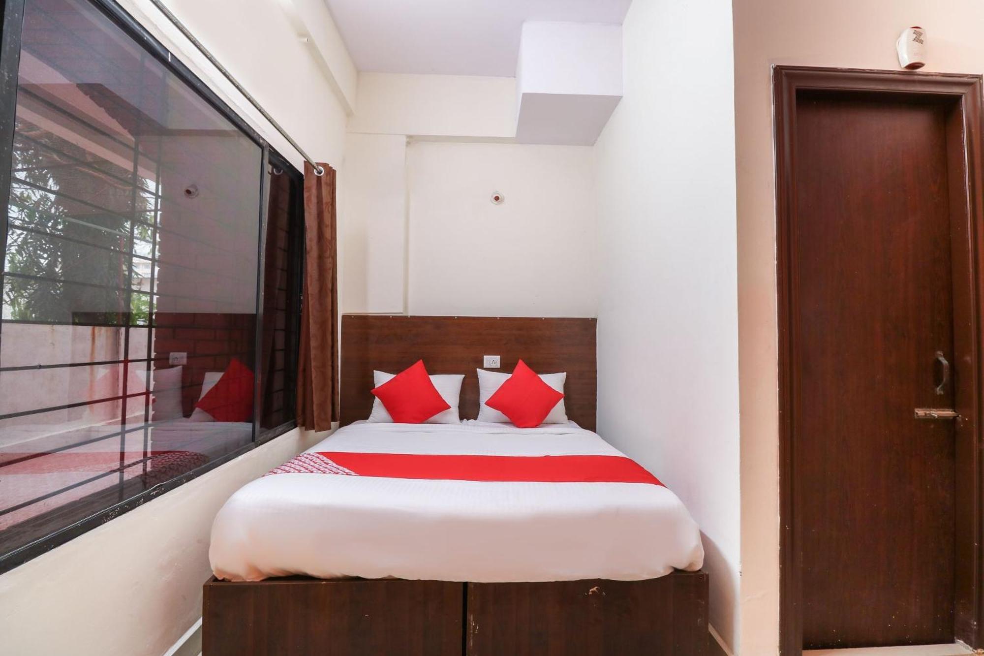 Hotel O The Royal International Hotel Bangalore Esterno foto
